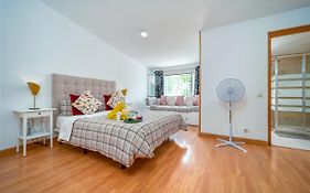 A Casacafe Madrid Pozuelo Estacion Private Rooms